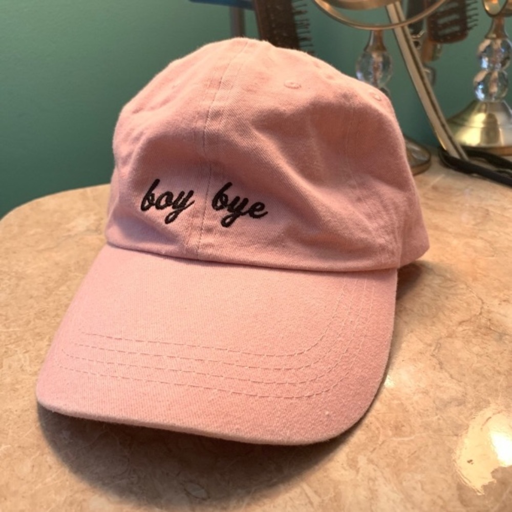 Statement hat - Picture 2 of 5